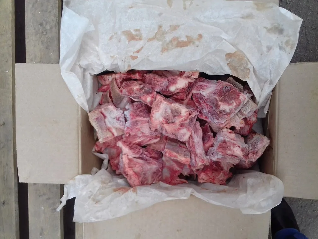 фотография продукта Рагу свиное мясо/кость 40/60 (в наличии)