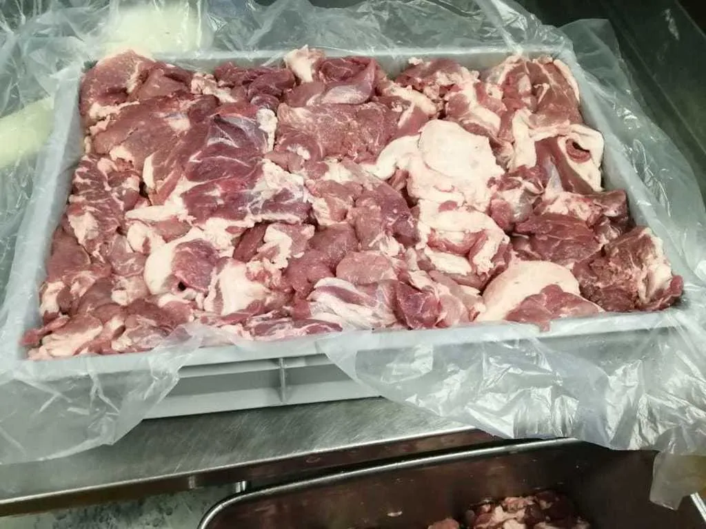 Купить мясо в рязани. Тримминг свиной 80/20 замороженный.